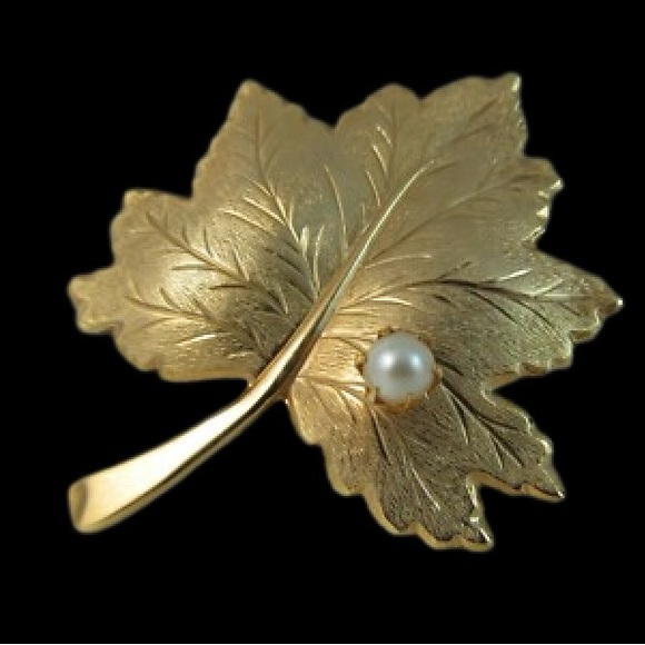 Signed Sarah Coventry “Whispering Leaf “ Pin Brooch - Picture 4 of 10